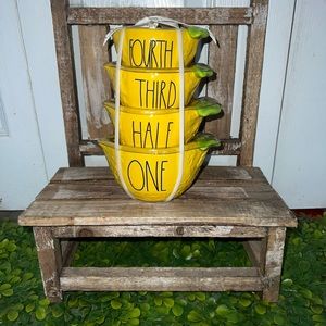 NWT Rae Dunn Lemon measuring cups